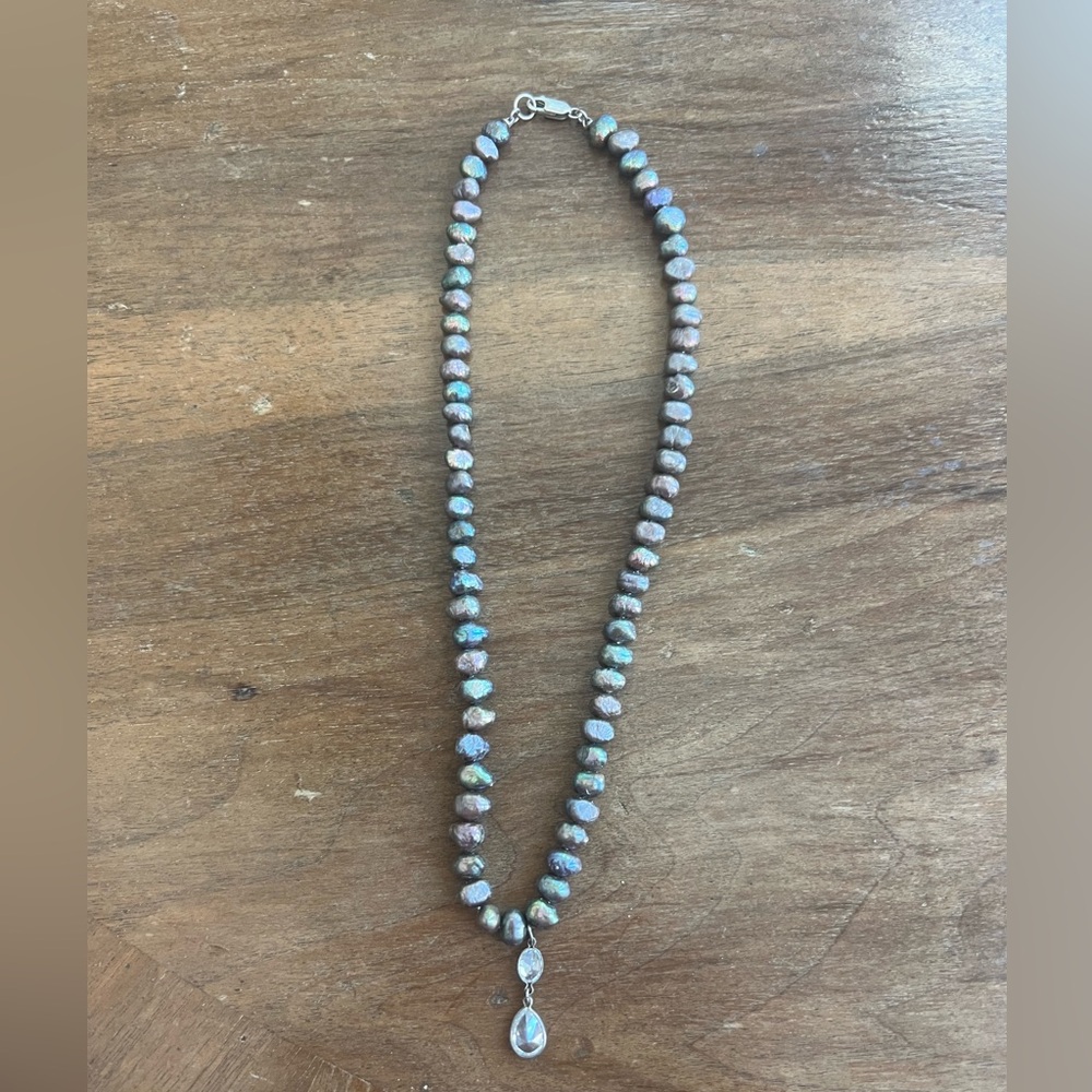 Elegant Pearl Necklace with Teardrop Pendant